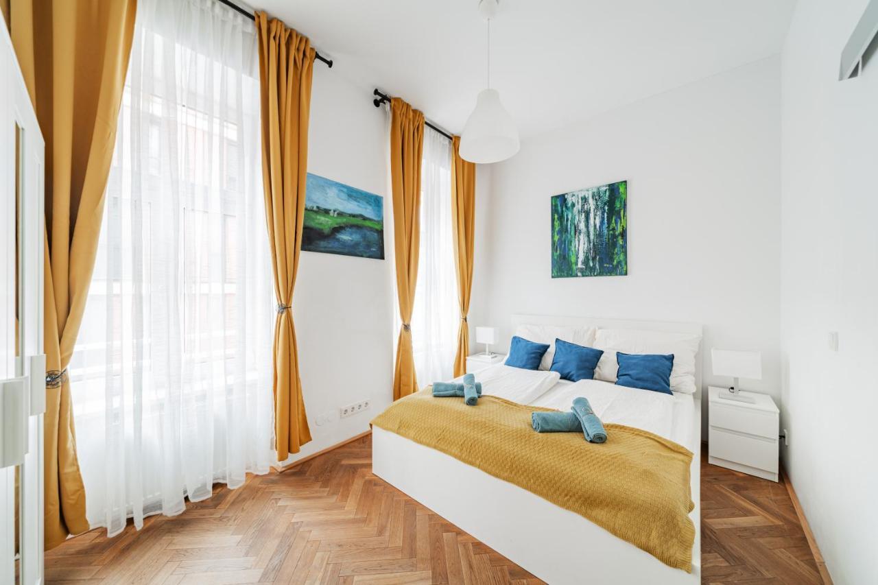15 C&J'S Apartment Виена Екстериор снимка