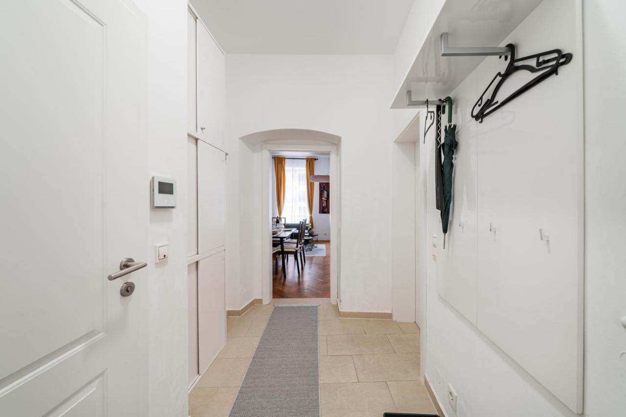 15 C&J'S Apartment Виена Екстериор снимка