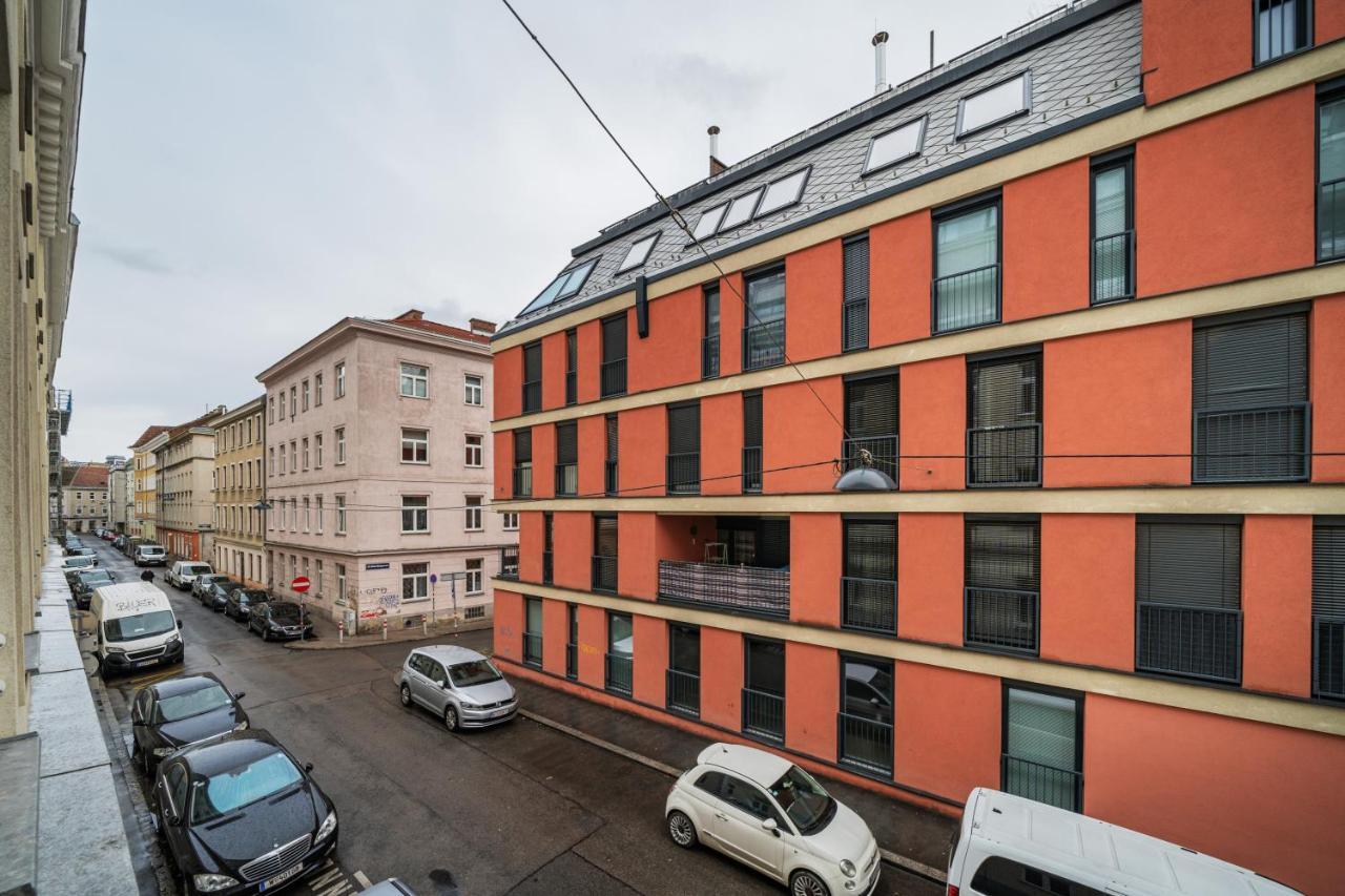 15 C&J'S Apartment Виена Екстериор снимка