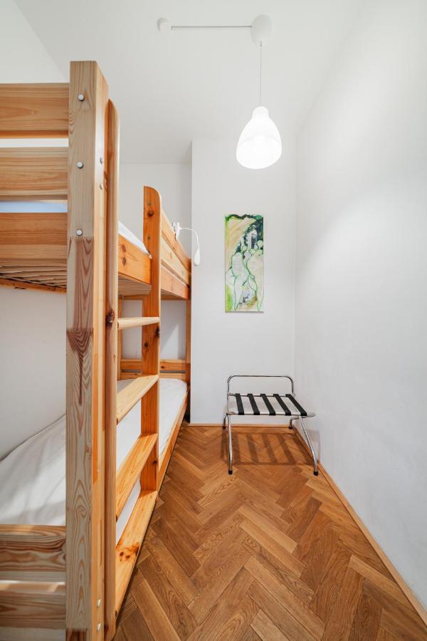 15 C&J'S Apartment Виена Екстериор снимка