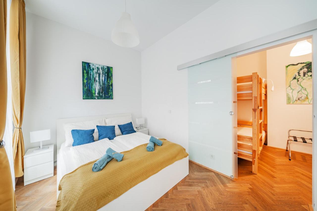 15 C&J'S Apartment Виена Екстериор снимка