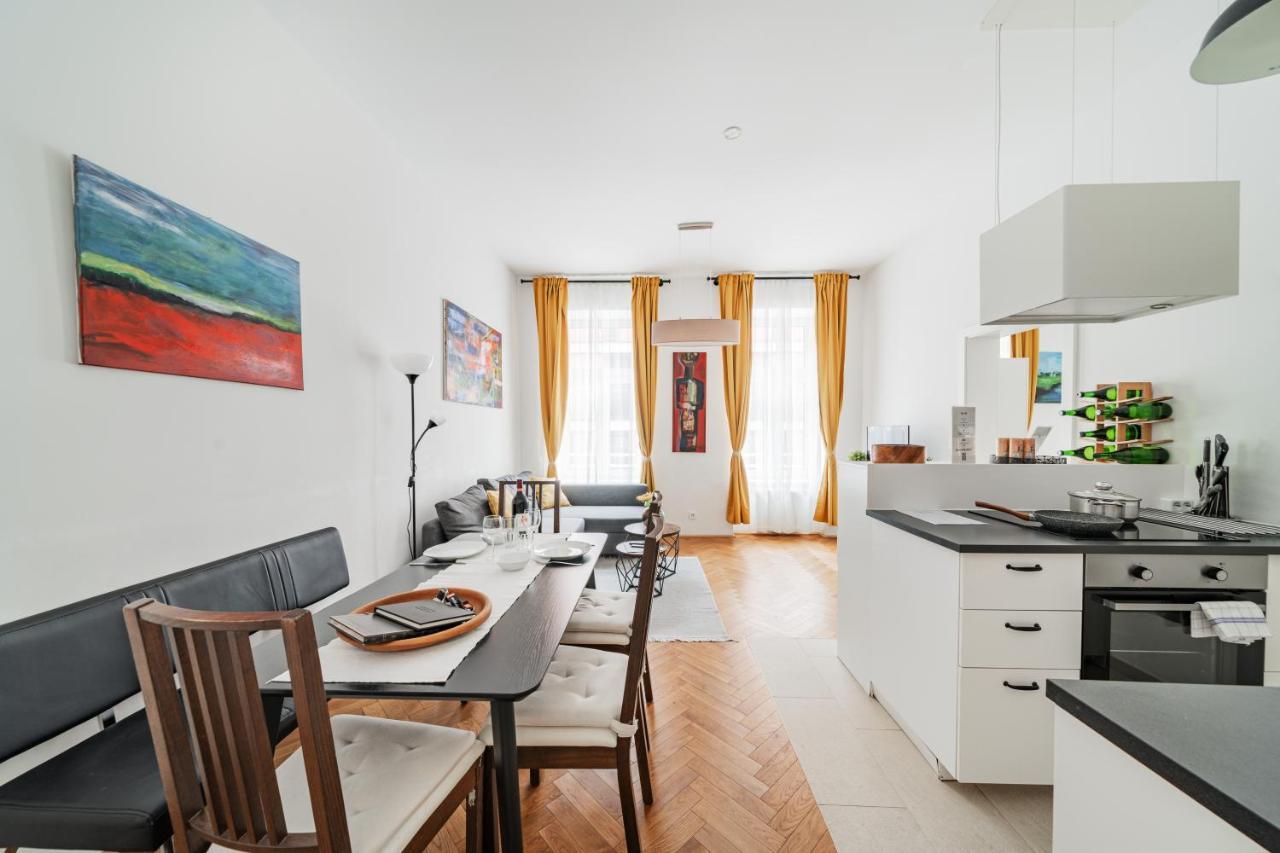 15 C&J'S Apartment Виена Екстериор снимка